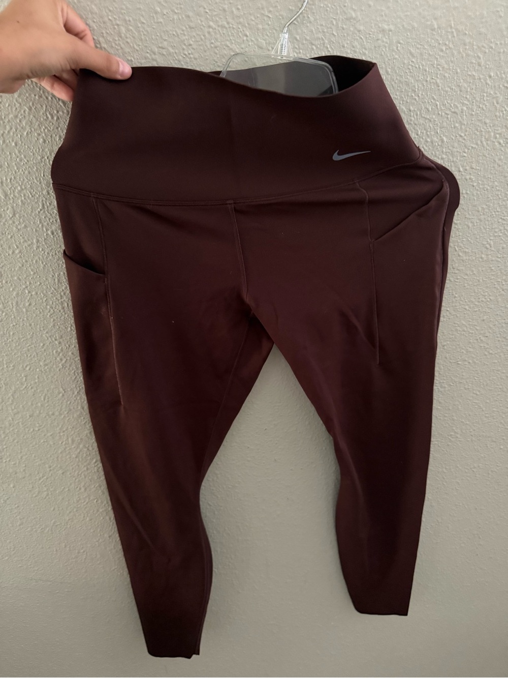 Nike Women's High-Rise Pocket Leggings in Burgundy